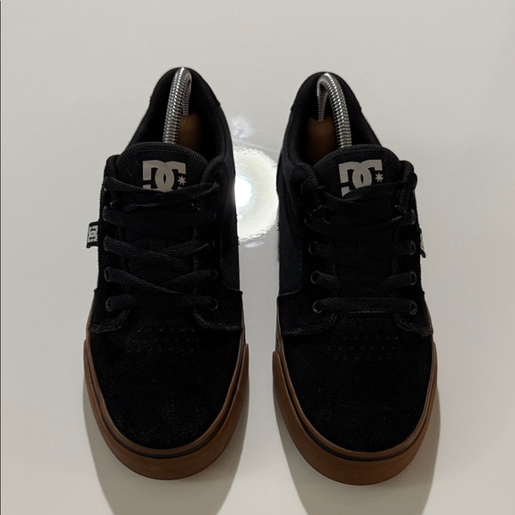 DC Men's Anvil Casual Skate Shoe 8.5 Black Authentic - Picture 2 of 11